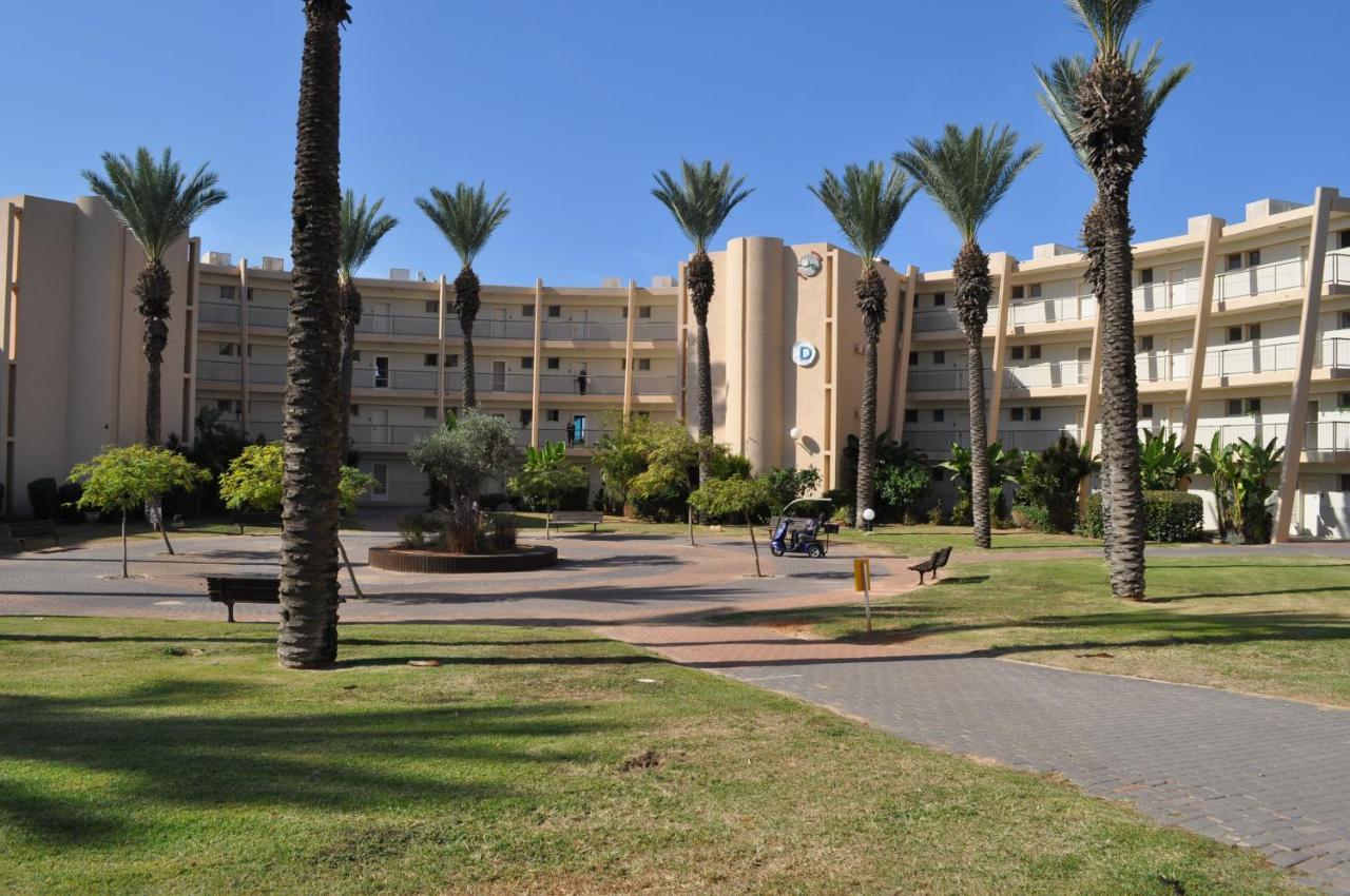Mina'S Suites - קיסריה Экстерьер фото