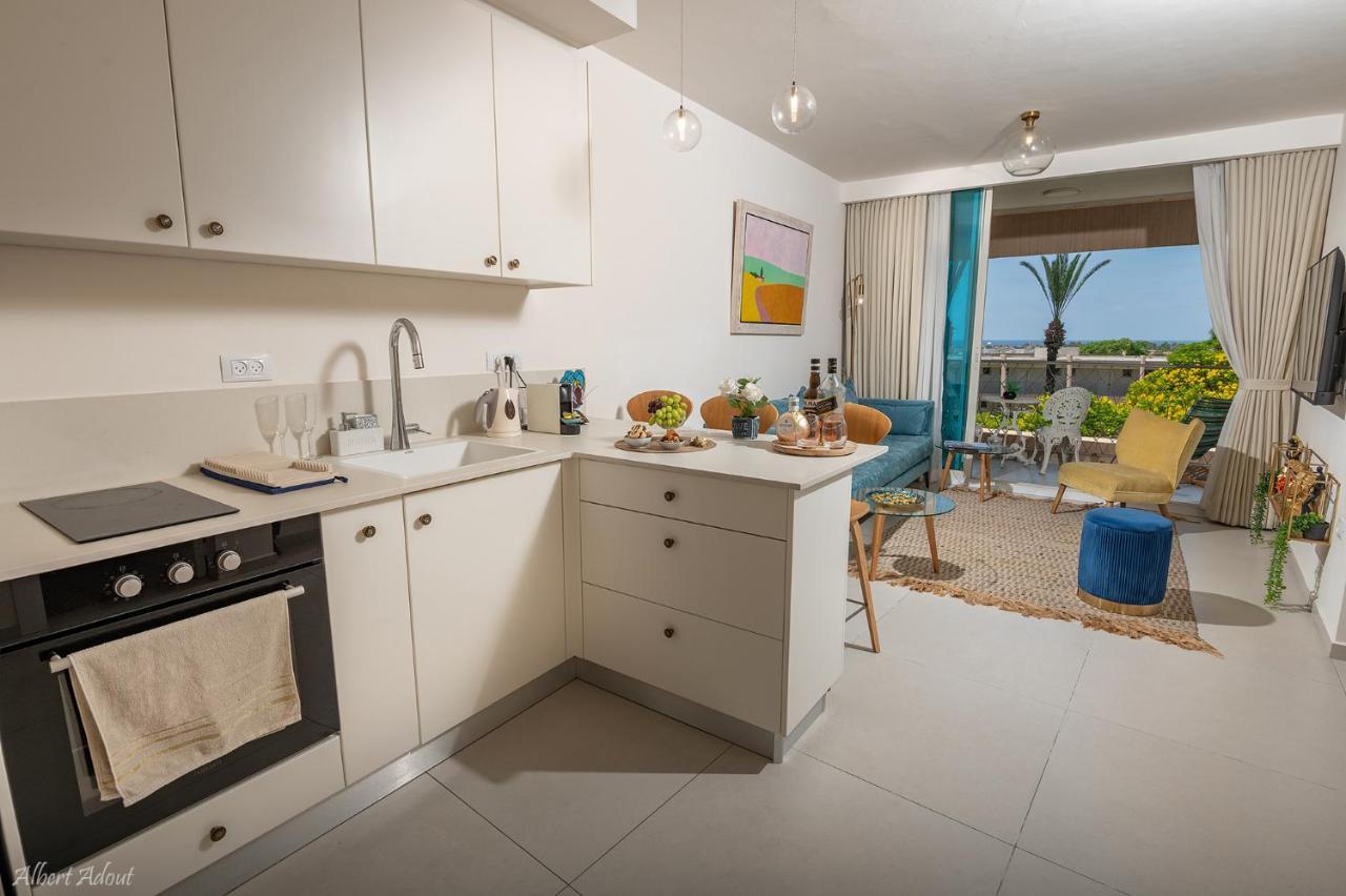Mina'S Suites - קיסריה Экстерьер фото