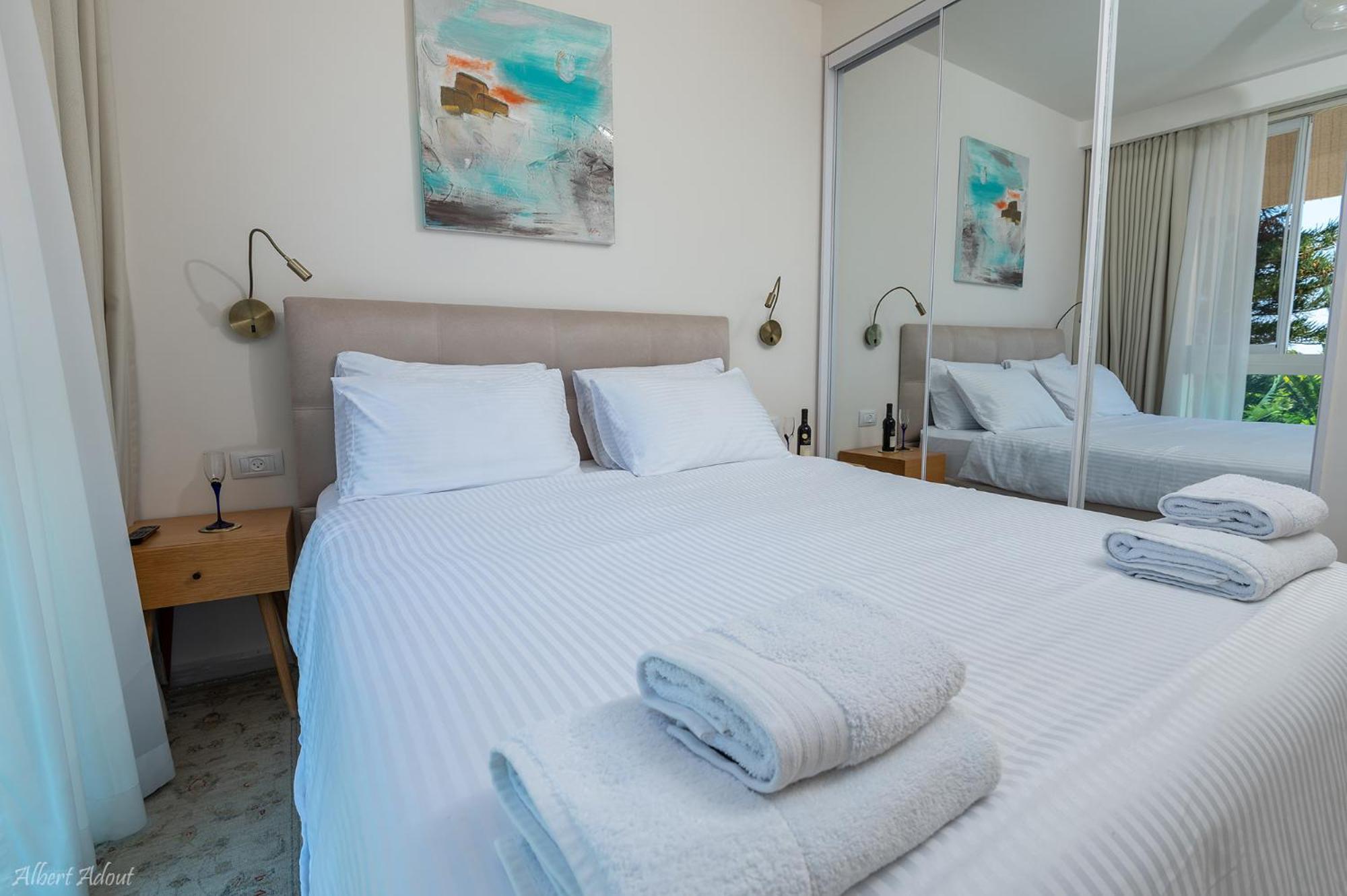 Mina'S Suites - קיסריה Экстерьер фото
